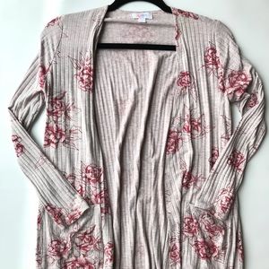 Small LuLaRoe Floral Sarah